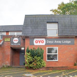 Oyo Dayz Away Lodge 킹스윈포드 Exterior photo