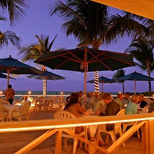 Bahama Beach Club Resort 트레저케이 Exterior photo