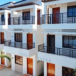 Reddoorz @ Lm Apartelle Boracay 호텔 Boracay Island Exterior photo