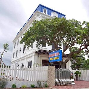 Nguyen Gia Hotel 빈차우 Exterior photo