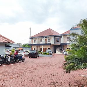 Hotel Cibening 푸르와카르타 Exterior photo