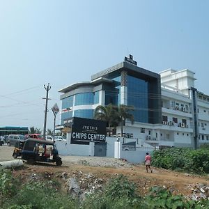 Hotel Jyothis Regency 팔라카드 Exterior photo