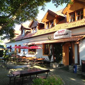 Pension & Restaurant U Konske Drahy Holkov Velešín Exterior photo