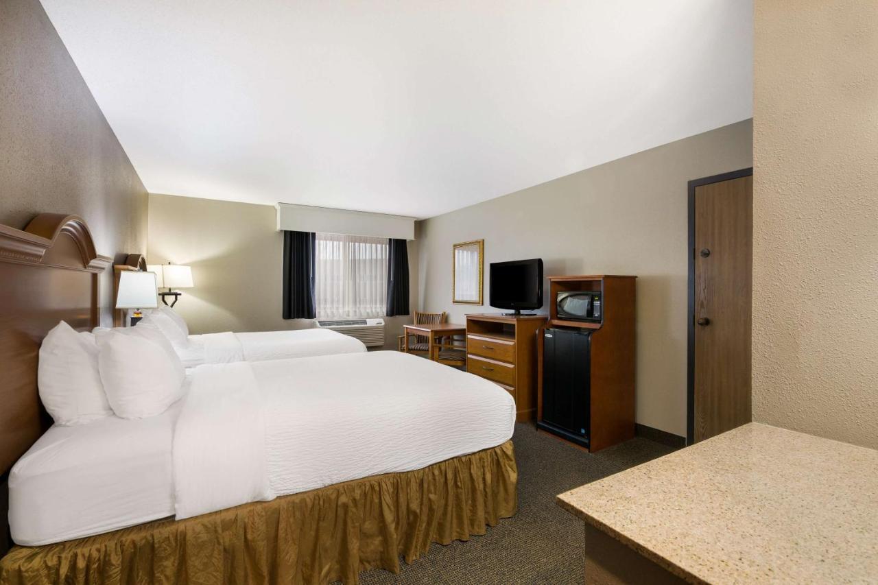 Revel Hotel Minot, Surestay Collection By Best Western 외부 사진