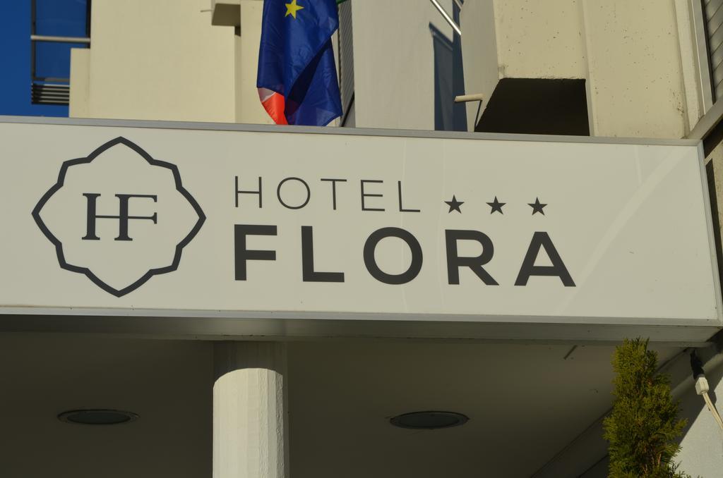Hotel Flora Beautyfarm 로베레토 외부 사진