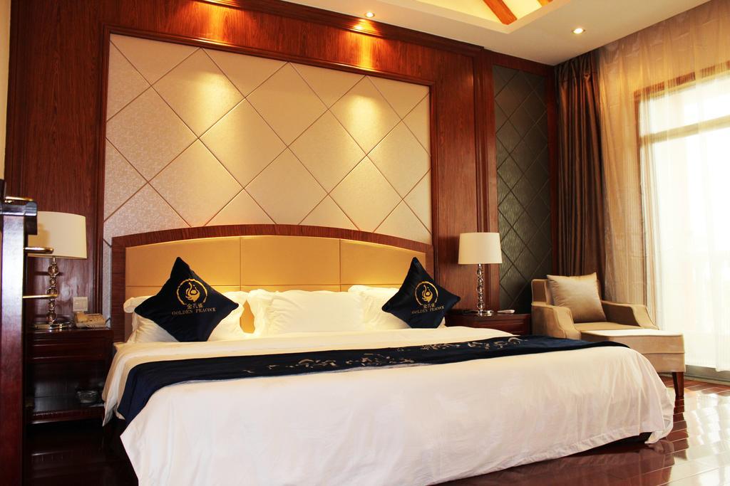 Golden Peacock Resort Hotel 베이라 객실 사진