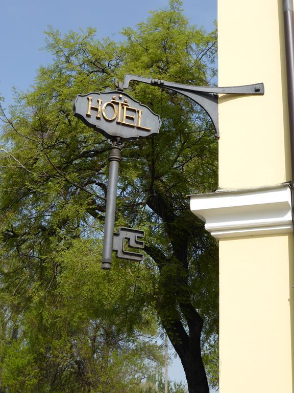 Hotel Klastrom 기오르 외부 사진