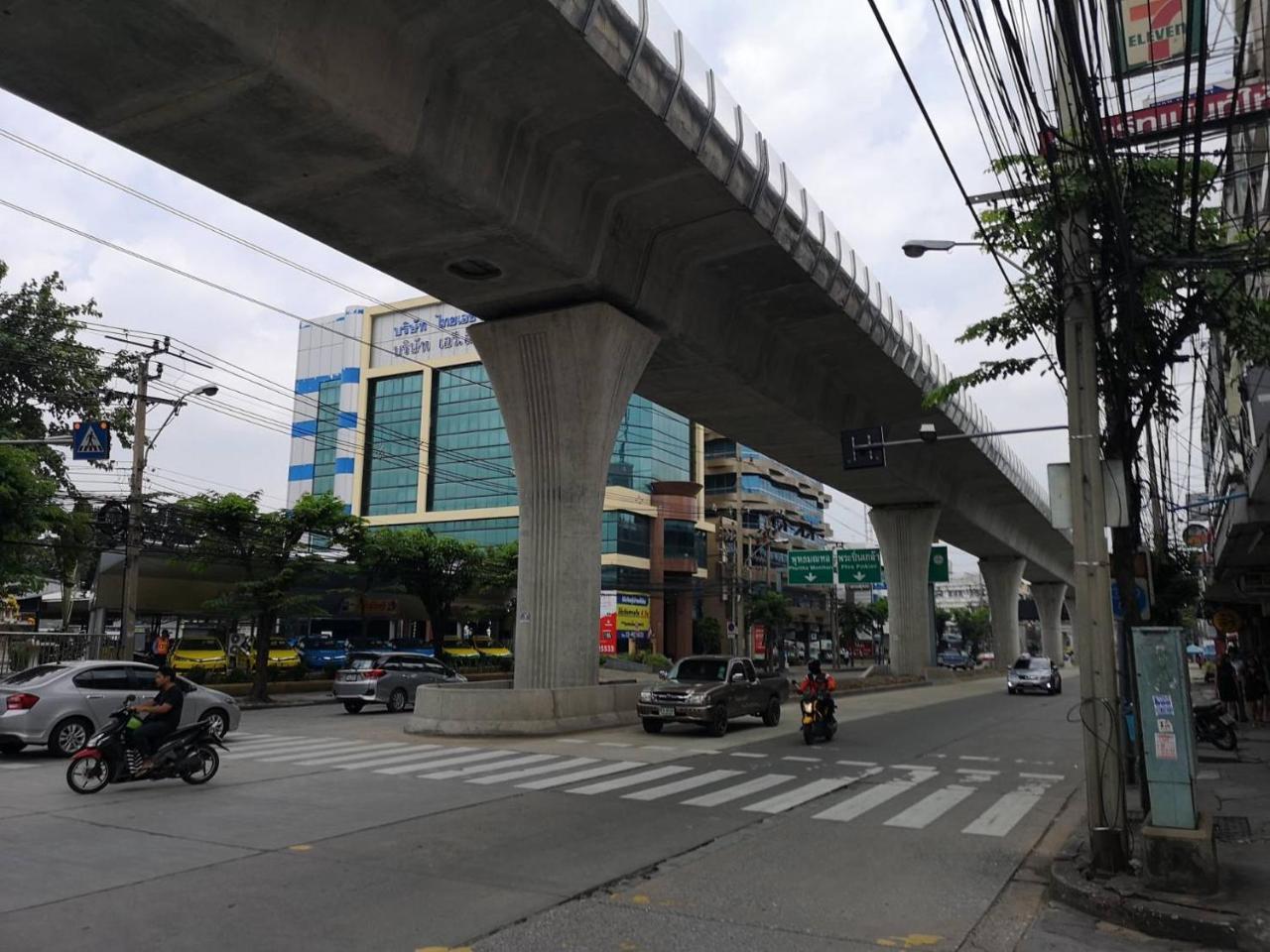 방콕 타나 플레이스 차룬사니트웡 34 모텔 외부 사진