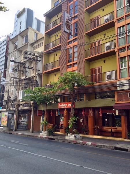 Lullaby Inn Silom 방콕 외부 사진