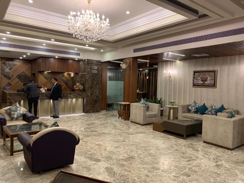 Hotel Shagun Chandigarh Zirakpur 판체쿠라 외부 사진