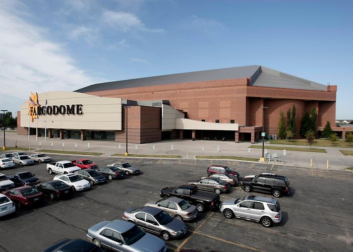 Fargodome photo