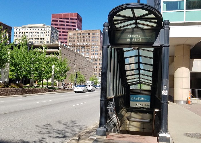 LaSalle "L" Station (Blue Line) photo