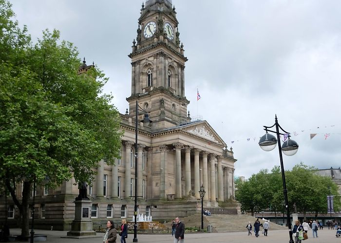 Bolton Town Hall Le Mans Crescent – Modern Mooch photo