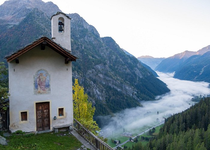 Staffal - Sant'Anna The easy trails - Hiking trails of Gressoney photo