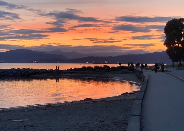English Bay Beach Sunset at English Bay last night. : r/vancouver photo