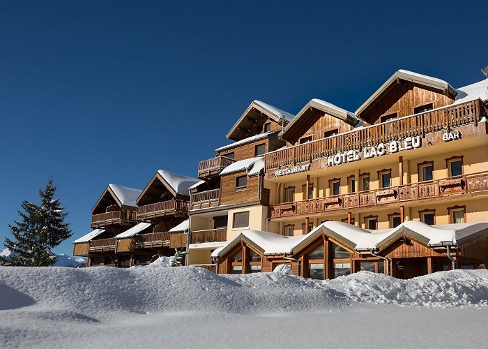 Lune Bleue Ski Lift Le Lac Bleu 1650 hotel | Savoie Mont Blanc (Savoie et Haute Savoie ... photo