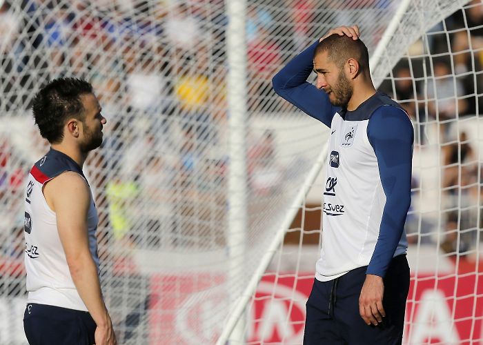 Santa Cruz Stadium French forward Benzema sentenced in extortion case against ... photo