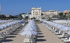 Grand Hotel 체제나티코 Exterior photo