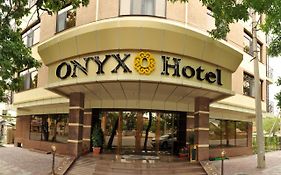 Onyx Hotel 비슈케크 Exterior photo