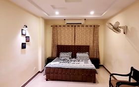 One Bedroom Apartment In Bahria Town 라왈핀디 Exterior photo