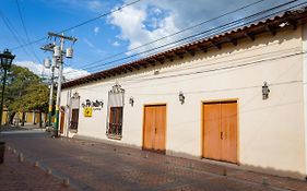 Apartamentos Casco Historico 코마야과 Exterior photo