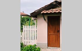 부르가스 Cute Little House With A White Picket Fence 빌라 Exterior photo