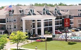 Crown Choice Inn & Suites Lakeview And Waterpark 맥키노 시티 Exterior photo