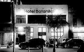 Botanika Hotel 부줌부라 Exterior photo