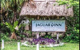 Hotel Jaguar Inn 티칼 Exterior photo