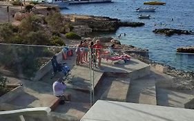 Beachfront With Seaviews Apartment No56 Award Winner Unbeatable Location For Closeness To The Sea Ideal For Guests Looking For Winter Spring And Autumn Breaks In Sunny Malta Also Ideal For Coastal Hikers 멜리에하 Exterior photo