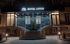 Lotus Hotel 키시나우 Exterior photo