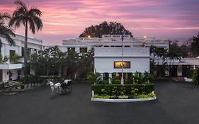 제한 누마 팰리스 호텔 보팔 Exterior photo
