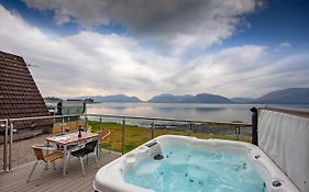 Loch Linnhe Waterfront Lodges With Hot Tubs 글렌코 Exterior photo