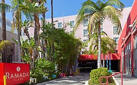 라마다 플라자 웨스트 할리우드 호텔 앤 스위트 로스앤젤레스 Exterior photo