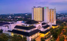 Ibis Styles Bandung Grand Central 호텔 Exterior photo