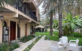 Date Palm Inn 니즈와 Exterior photo