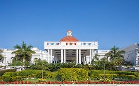 Taj Mahal Lucknow 호텔 Exterior photo