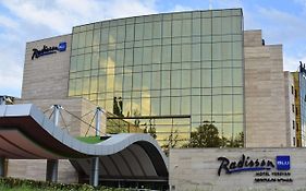 Radisson Blu Hotel 예레반 Exterior photo