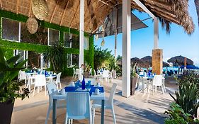 Blue Chairs Resort By The Sea - Adults Only 푸에르토 발라타 Exterior photo