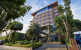 로얄 수라카르타 헤리티지 - M 갤러리 컬렉션 호텔 Surakarta  Exterior photo