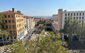 Hotel De La Croix-Rousse 리옹 Exterior photo