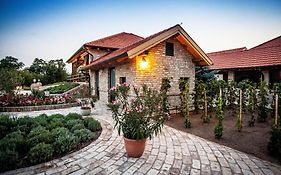 세글레드 Beni Family Wine Farm 빌라 Exterior photo