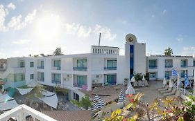 Nereus Hotel By Imh Europe Travel And Tours 파포스 Exterior photo