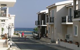 Philippou Beach Villas & Apartments 라르나카 Exterior photo