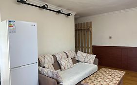 Fully Furnished 2 Room Apartment Opposite To The Ub Department Store 울란바토르 Exterior photo