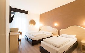 Hotel Rudy 리바 델 이탈리아 베로나 Room photo