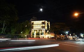 호텔 인다 팰리스 Surakarta  Exterior photo