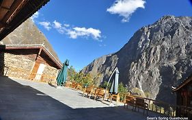 Tiger Leaping Gorge Sean'S Spring Guesthouse 샹그릴라 Exterior photo