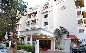 날라파드 호텔 방갈로르 인터내셔널 - 매니지드 바이 올리브 벵갈루루 Exterior photo