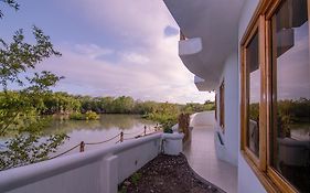 Lava Heron Galapagos Apartment 푸에르토아요라 Exterior photo